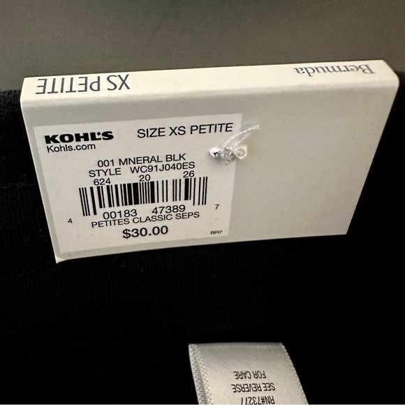 NWT Kohls Croft and Barrow Black Bermuda Shorts Mid-rise XS PETITE New with Tags - Picture 2 of 6